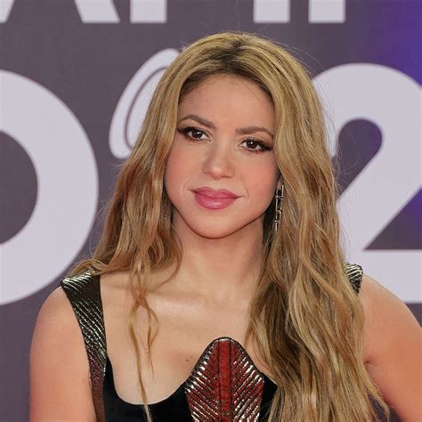 shakira nagie zdjęcia|Shakira bares it all in daring photo as she celebrates incredible ...